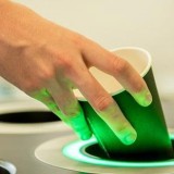 智能果皮箱 让垃圾分类更方便