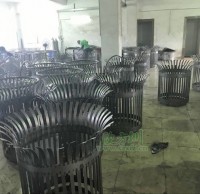 花篮式果皮箱工厂生产图