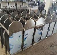 摇盖果皮箱生产图