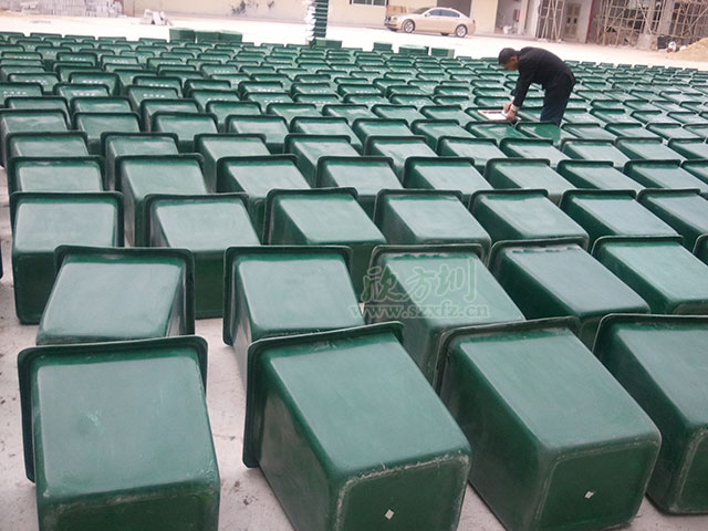 屋形玻璃钢果皮箱