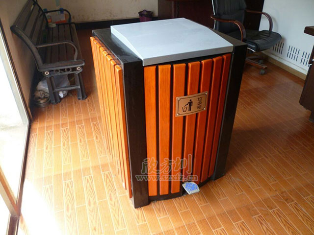 脚踏式钢木果皮箱