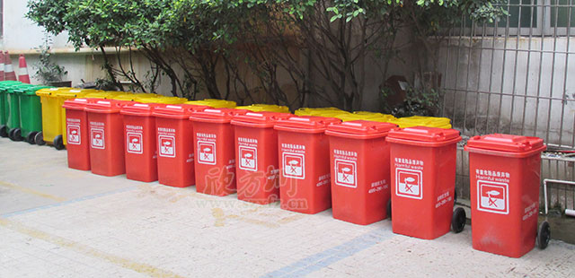 脚踏分类果皮箱